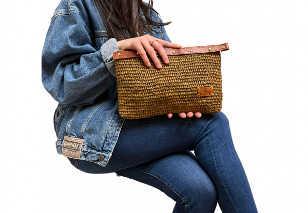 POCHETTE MISS KAKI MM RAPHIA